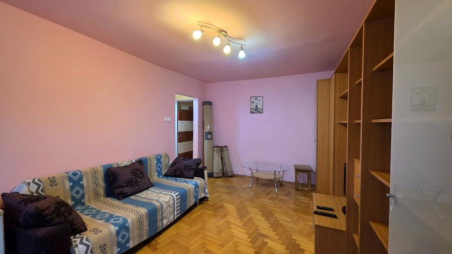 Apartament cu 3 camere decomandat, mobilat în Soarelui