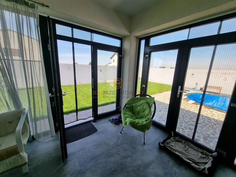 Casă individuală cu 5 camere cu Piscina în Exterior Est