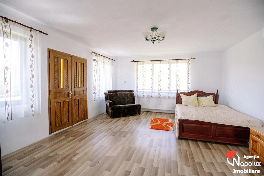 Casă cu 9 camere cu Teren 822 Mp în Mărgău