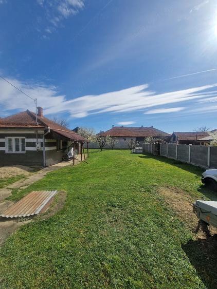 Casă cu 1 camere cu Teren 593 Mp în Simeria