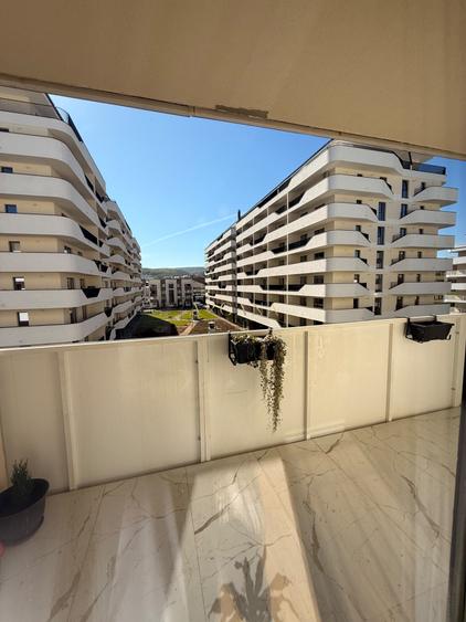 Apartament cu 2 camere semidecomandat, mobilat în Florești