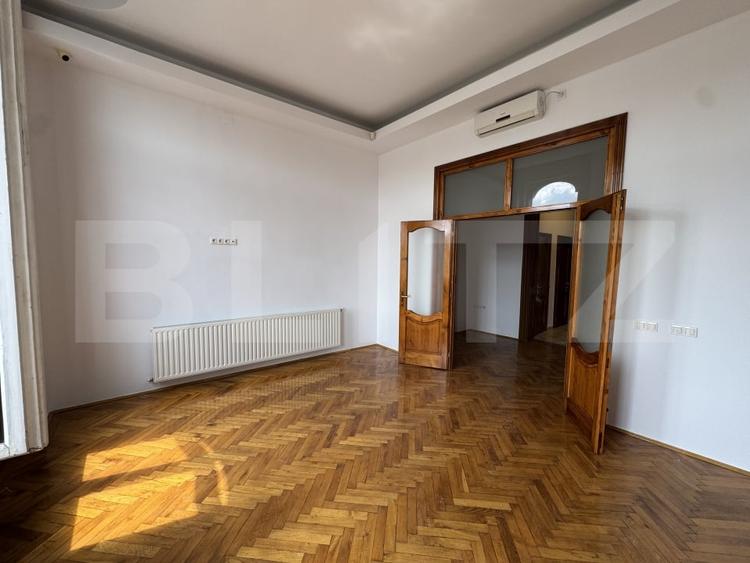 Vand apartament ULTRACENTRAL cu 2 camere - perfect pentru spatiu de birou - 1