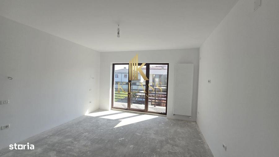 Apartament cu 4 camere decomandat în Odăi