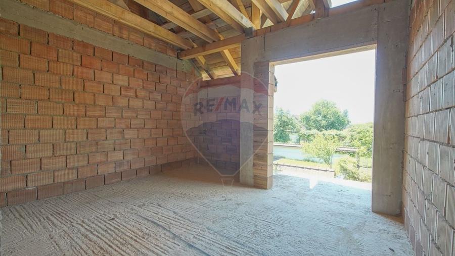 Teren Construcții intravilan de 755 mp, în Cristian