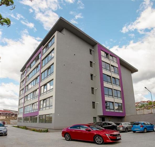 Apartament cu 4 camere decomandat în Păcurari