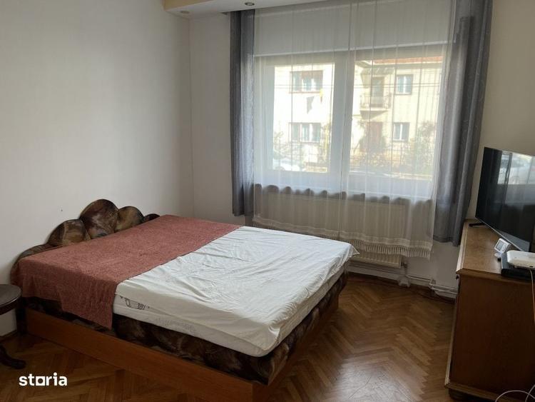 Casă cu 3 camere decomandat în Ștefan cel Mare