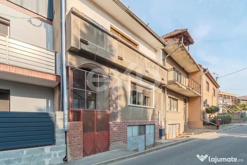 Casă cu 4 camere cu Teren 188 Mp în Central