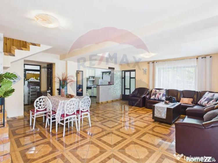 Casă cu 9 camere cu Teren 341 Mp în Dâmbovicioara