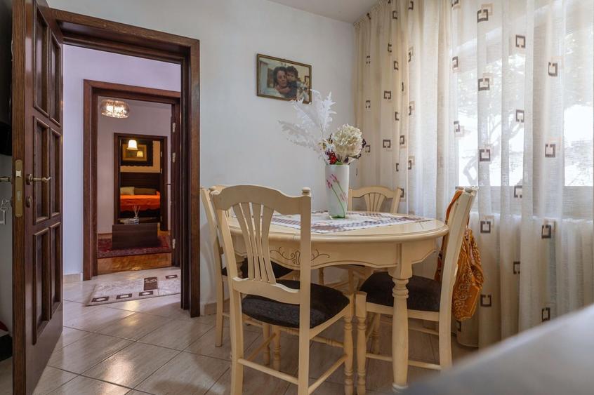 Casă individuală cu 3 camere cu Canalizare în Central
