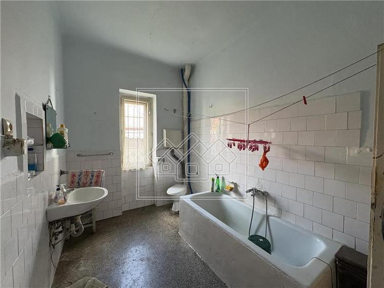 Duplex cu 4 camere cu Canalizare în Calea Dumbrăvii