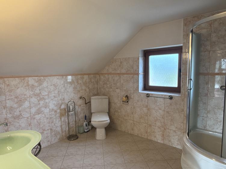 Casă individuală cu 6 camere cu Canalizare în Mogoșoaia