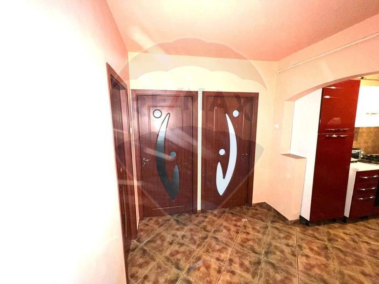 Apartament cu 3 camere decomandat, mobilat în Răcăciuni
