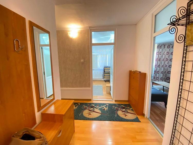 Apartament cu 3 camere decomandat în Dacia