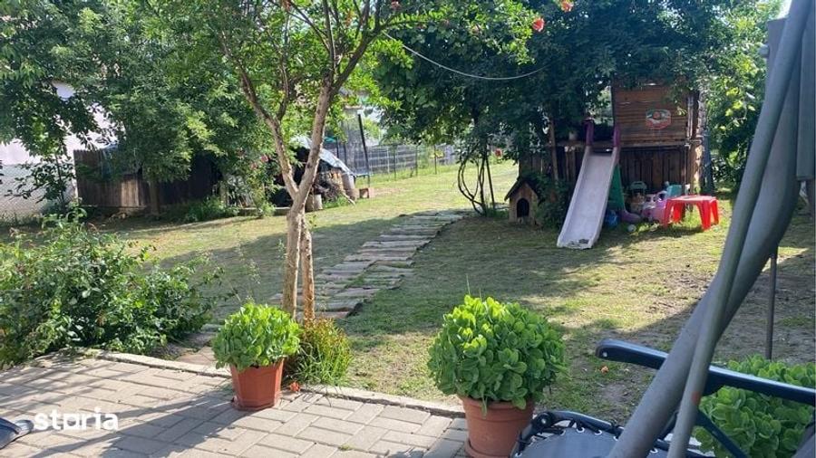 Casa de vanzare , curte privata, centru, acces auto - 5