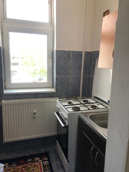 Garsonieră decomandată în Central
