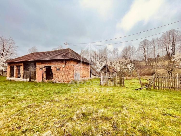 Casă individuală cu 6 camere cu Canalizare în Măgulicea
