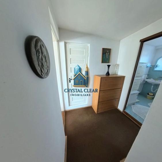 Casă individuală cu 6 camere cu Teren 385 Mp în Semicentral