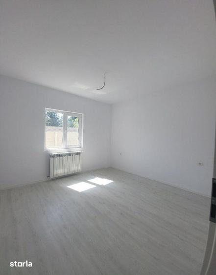 Casă cu 5 camere cu Teren 250 Mp în Central
