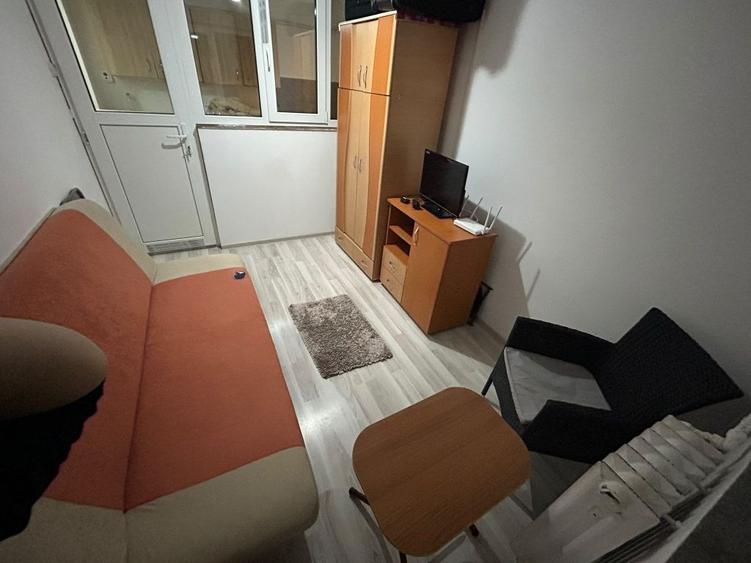 Garsonieră decomandată în Războieni
