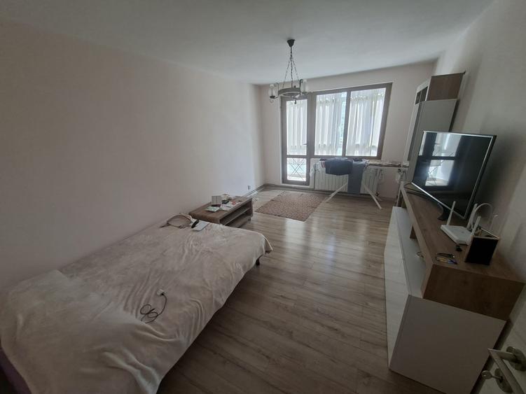 Apartament cu 3 camere decomandat, etaj 4/10, zona Alexandru cel Bun - 2