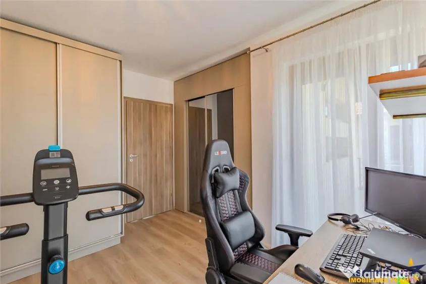 Casă cu 4 camere cu Teren 333 Mp în IAR