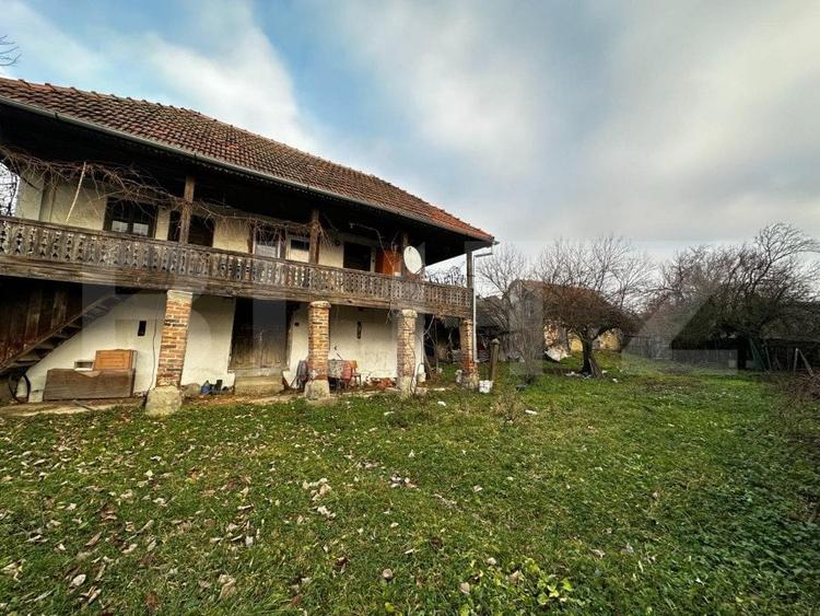Casă individuală cu 3 camere cu Teren 2792 Mp în Exterior Est