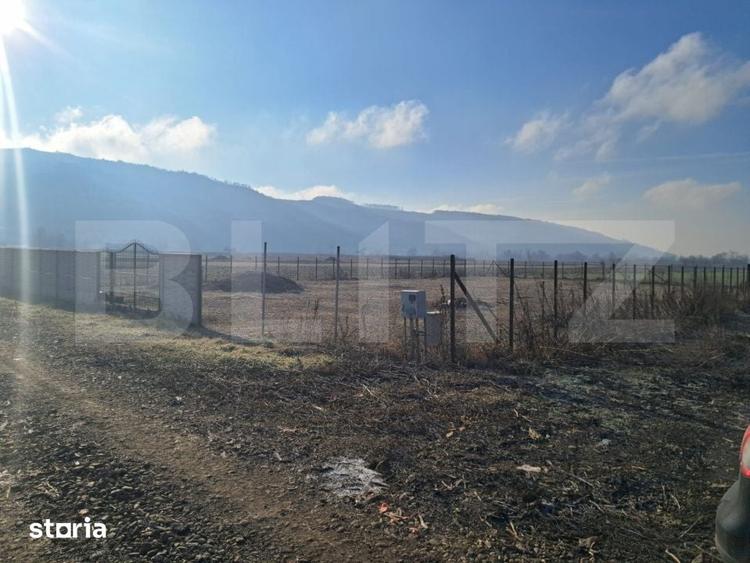 Teren intravilan, construibil 2600 mp+6100 mp extravilan necesita PUZ, - 2