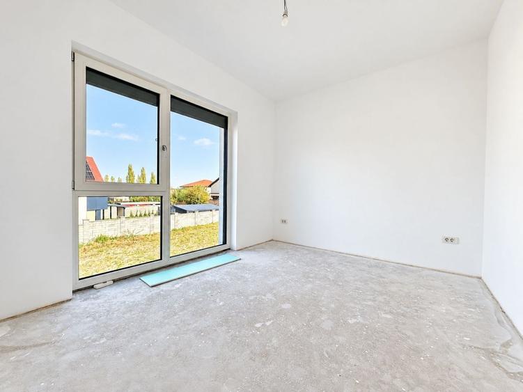 Duplex cu 4 camere cu Canalizare în Dumbrăvița