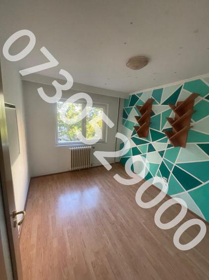 Apartament cu 3 camere semidecomandat, mobilat în Găvana