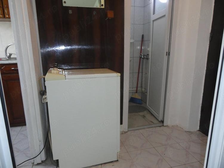 Garsonieră decomandată în Central