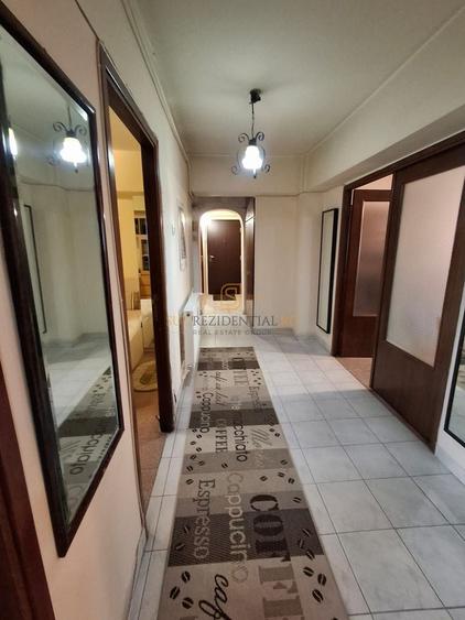 Apartament cu 4 camere decomandat în Rahova