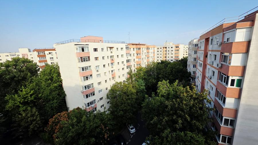 Apartament cu 2 camere decomandat în Teiul Doamnei