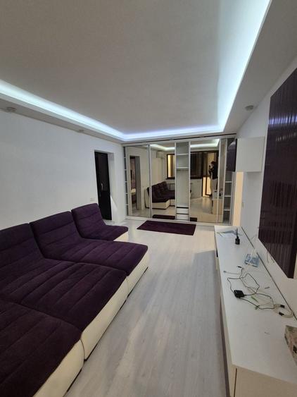 Apartament cu 2 camere decomandat în Exterior Vest