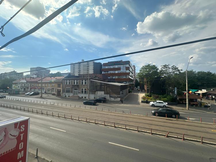 Apartament cu 3 camere decomandat în 13 Septembrie