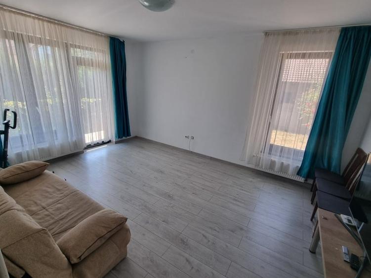 Casă cu 3 camere cu Canalizare în Cetate