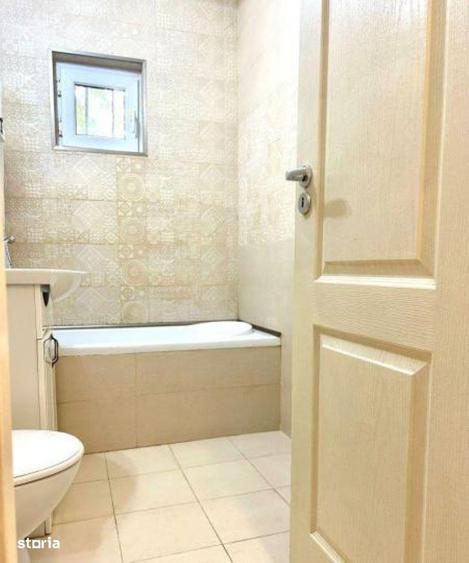 Apartament cu 3 camere decomandat, mobilat în Central