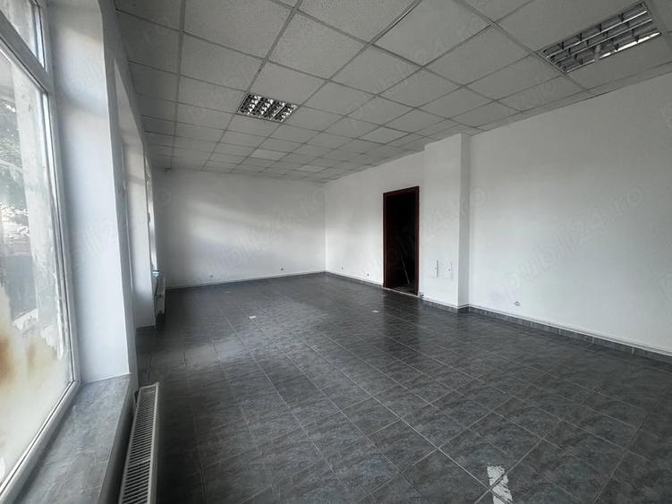 Spațiu comercial, de 81 mp, în Ozun