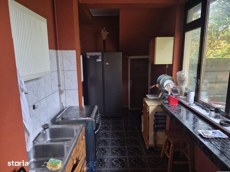 Casă cu 3 camere în Central