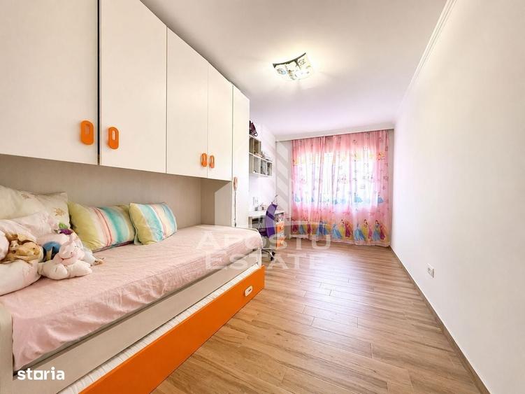 Casă cu 4 camere cu Teren 170 Mp în Sânmihaiu Român