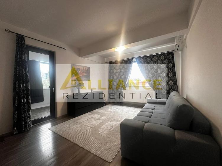 Apartament cu 3 camere semidecomandat în Berceni