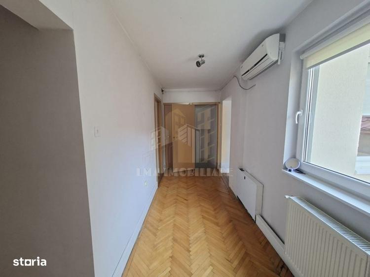 Casă cu 4 camere în Schei