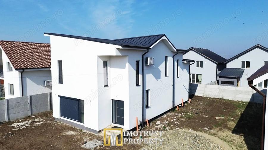Casă cu 4 camere cu Teren 300 Mp în Tisa