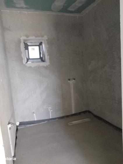 Casă cu 4 camere în Lacu Sărat