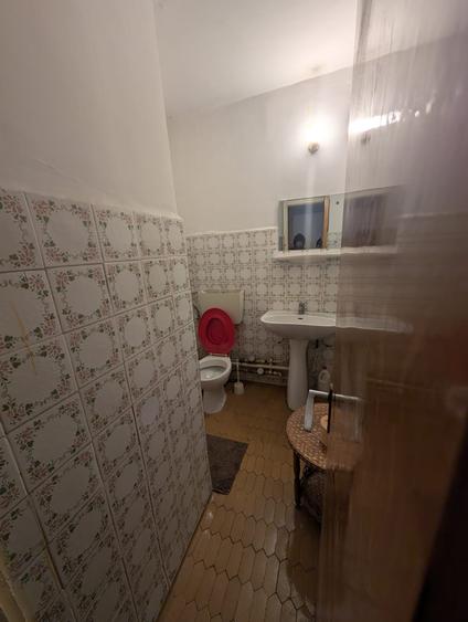 Apartament cu 3 camere semidecomandat în Drumul Taberei