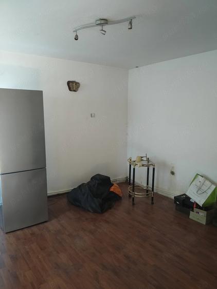 Casă cu 3 camere cu Teren 339 Mp în Democrației