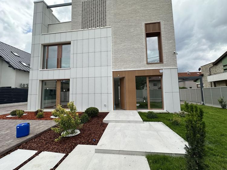 Casă individuală cu 6 camere cu Canalizare în Nord