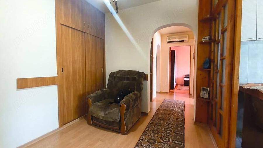 Apartament cu 3 camere decomandat în Central