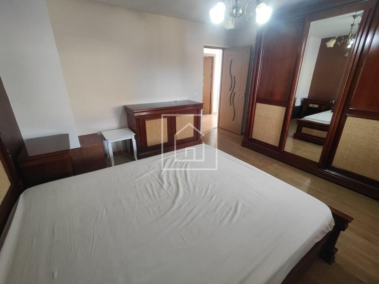 Duplex cu 4 camere cu Canalizare în Tineretului