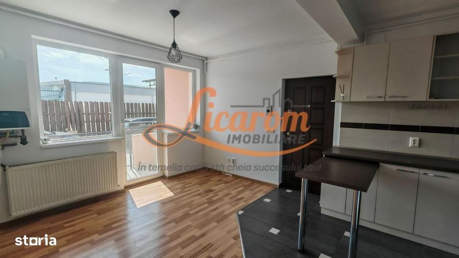 Apartament cu 3 camere, mobilat în Central