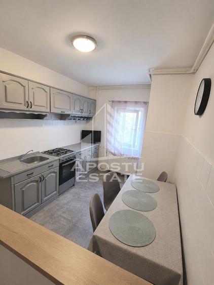 Apartament cu 2 camere semidecomandat, mobilat în Dâmbovița